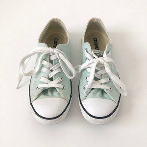 CONVERSE Chuck Taylor 'Dainty' Shoes, 6